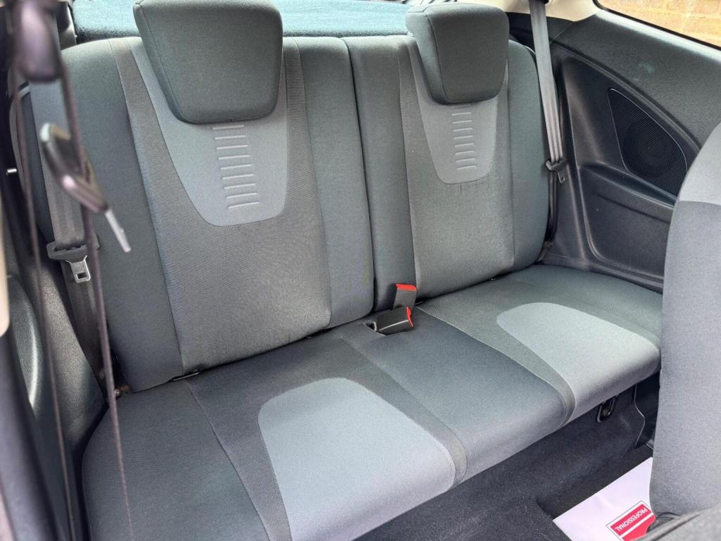 FORD KA 1.2 Zetec Euro 4 3dr 2010