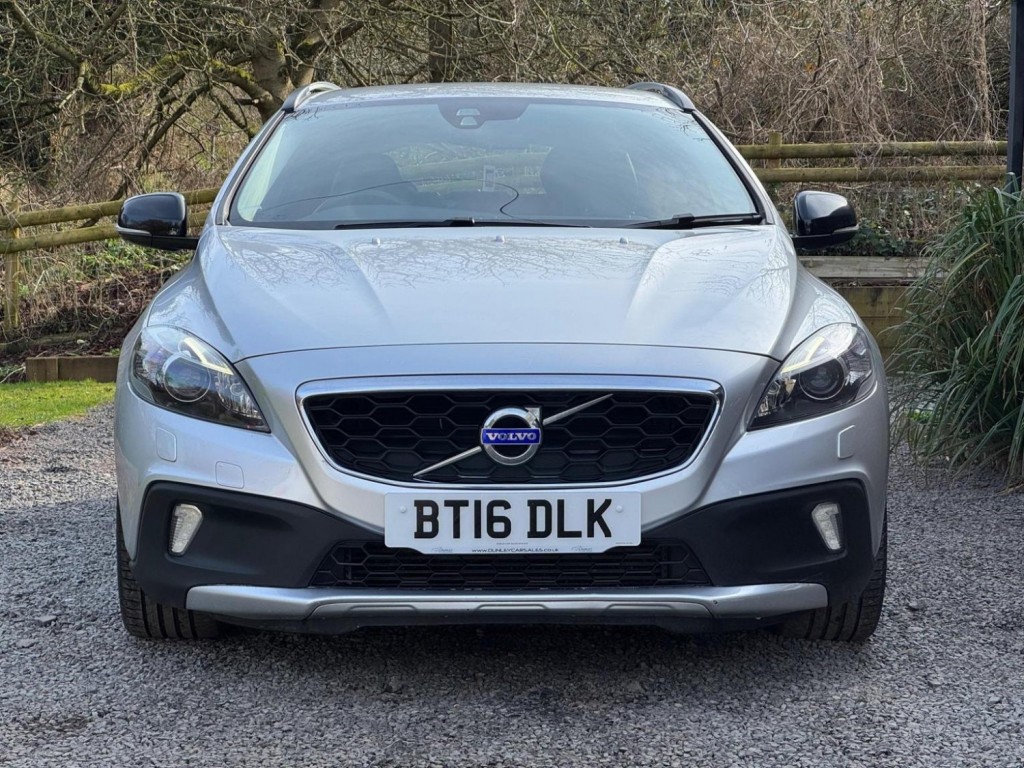 VOLVO V40 CROSS COUNTRY 2.0 D2 Lux Auto Euro 6 (s/s) 5dr 2015