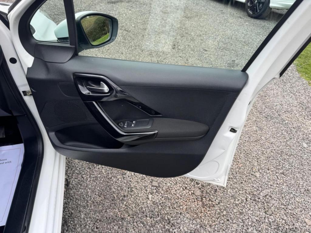 PEUGEOT 208 1.6 BlueHDi Access (a/c) Euro 6 5dr 2015