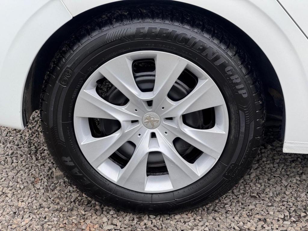 PEUGEOT 208 1.6 BlueHDi Access (a/c) Euro 6 5dr 2015
