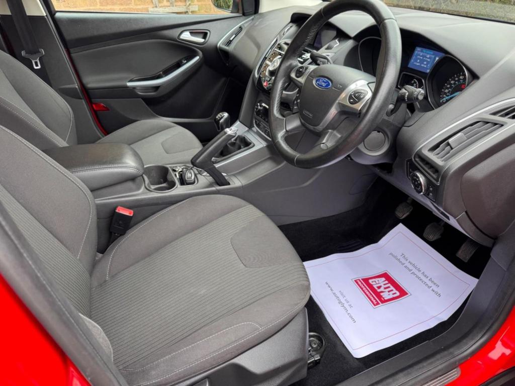 FORD FOCUS 1.0T EcoBoost Titanium Navigator Euro 5 (s/s) 5dr 2014