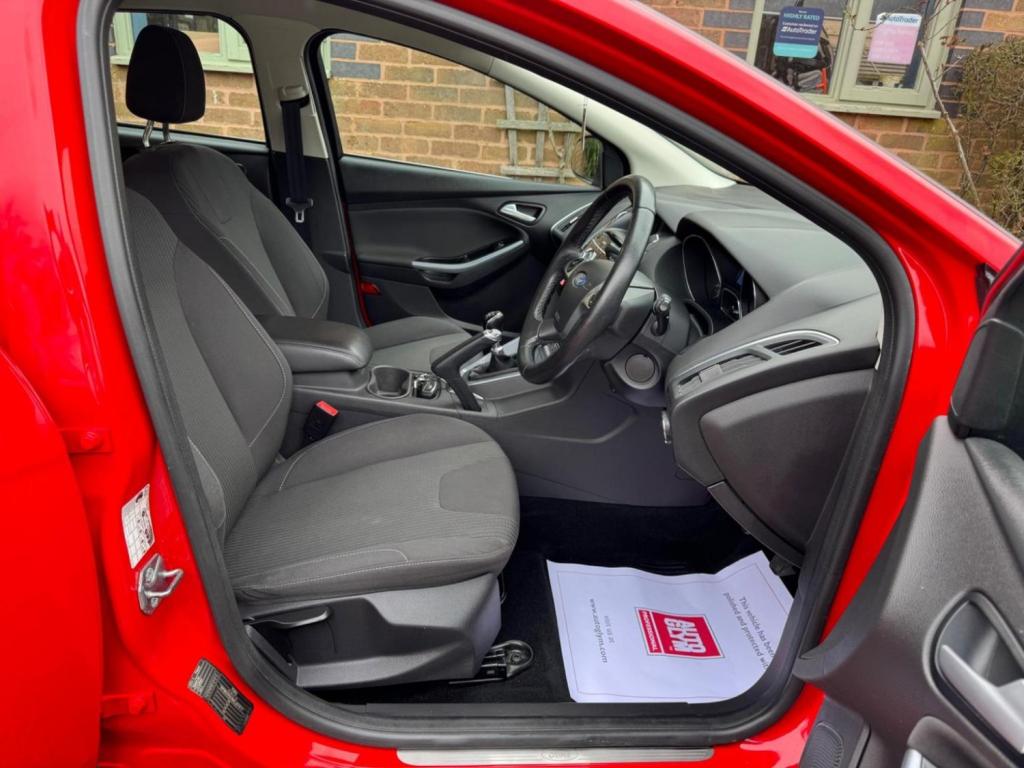 FORD FOCUS 1.0T EcoBoost Titanium Navigator Euro 5 (s/s) 5dr 2014