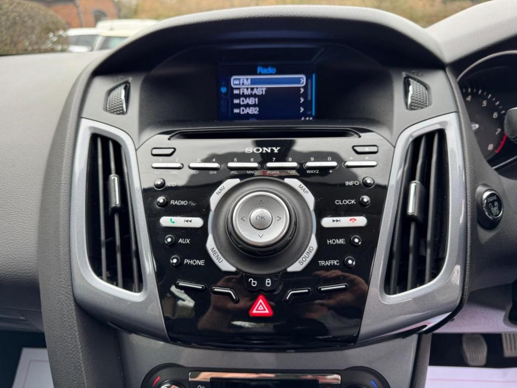 FORD FOCUS 1.0T EcoBoost Titanium Navigator Euro 5 (s/s) 5dr 2014