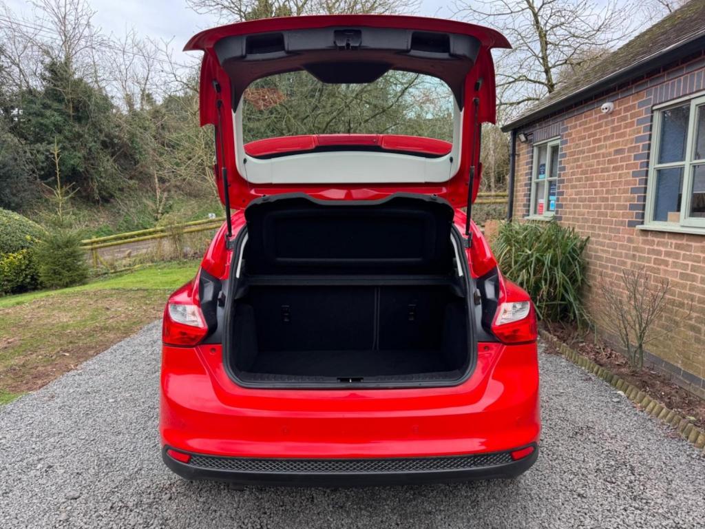 FORD FOCUS 1.0T EcoBoost Titanium Navigator Euro 5 (s/s) 5dr 2014