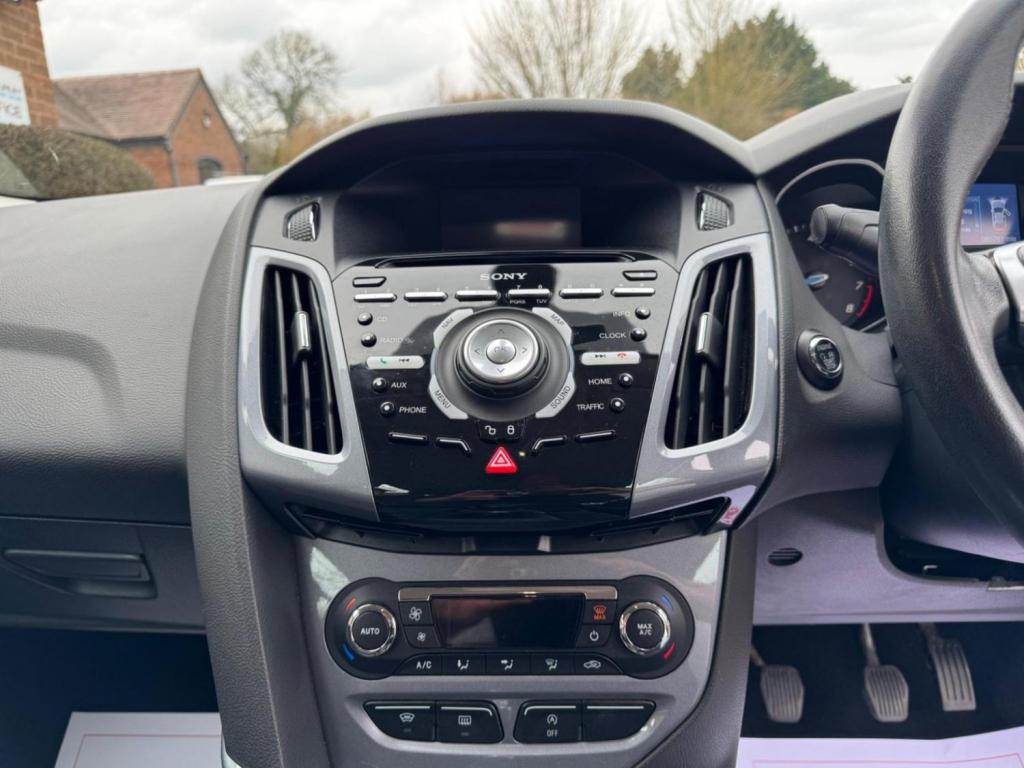 FORD FOCUS 1.0T EcoBoost Titanium Navigator Euro 5 (s/s) 5dr 2014