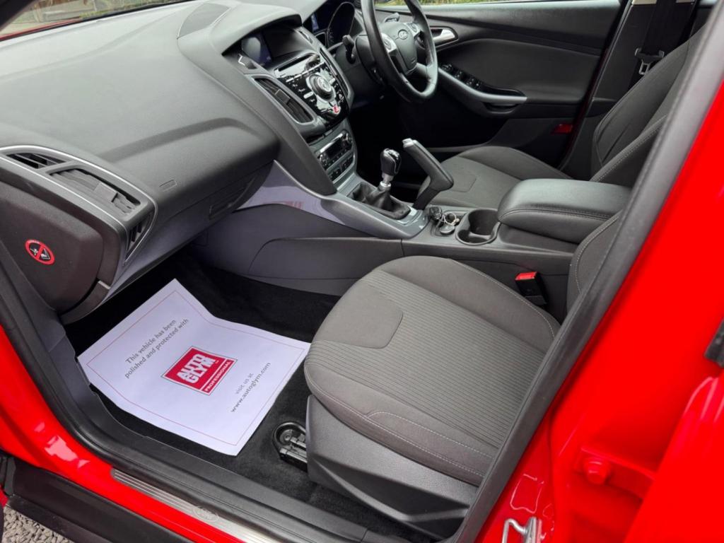 FORD FOCUS 1.0T EcoBoost Titanium Navigator Euro 5 (s/s) 5dr 2014