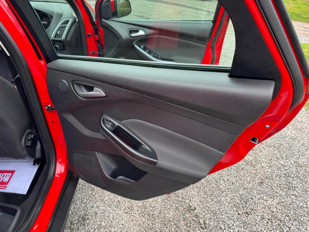 FORD FOCUS 1.0T EcoBoost Titanium Navigator Euro 5 (s/s) 5dr 2014