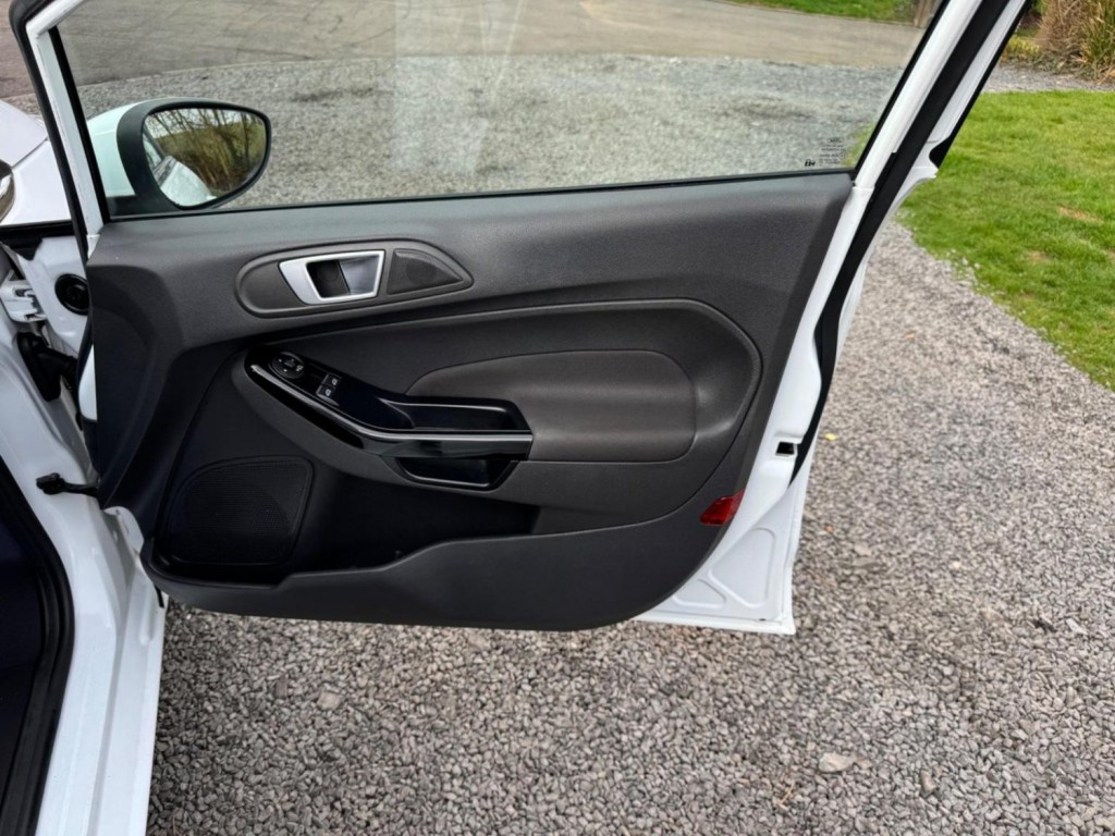 FORD FIESTA 1.0T EcoBoost Titanium Euro 6 (s/s) 5dr 2016