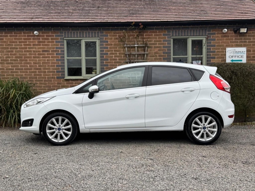 FORD FIESTA 1.0T EcoBoost Titanium Euro 6 (s/s) 5dr 2016