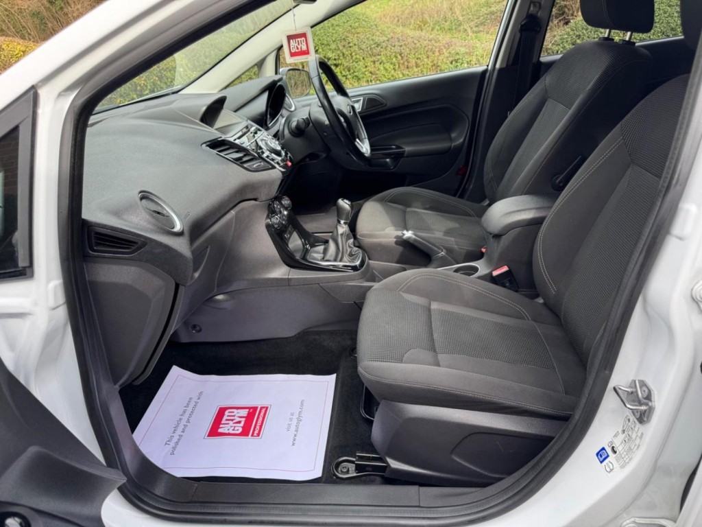 FORD FIESTA 1.0T EcoBoost Titanium Euro 6 (s/s) 5dr 2016
