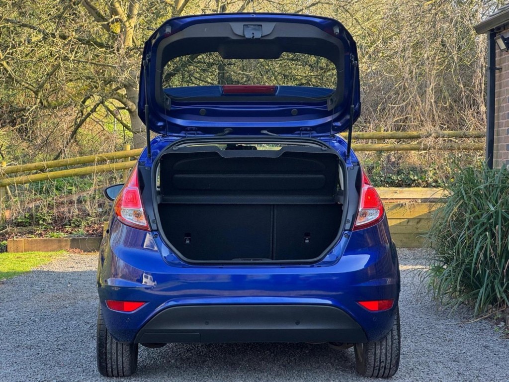 FORD FIESTA 1.0T EcoBoost Zetec Euro 5 (s/s) 5dr 2015