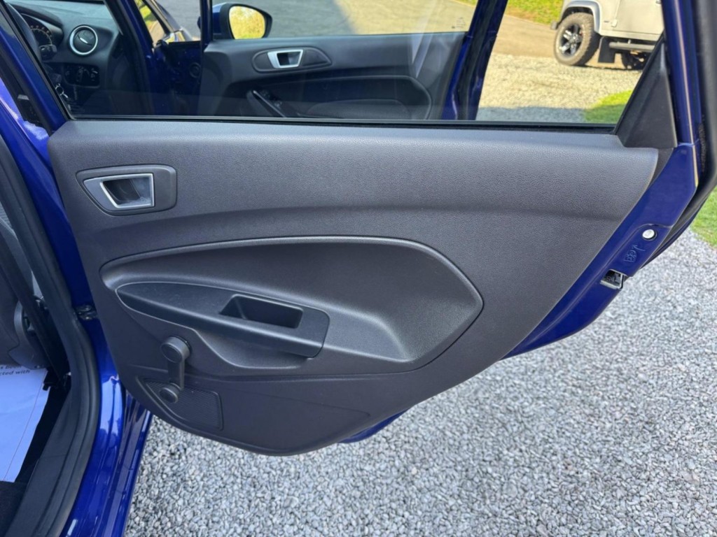 FORD FIESTA 1.0T EcoBoost Zetec Euro 5 (s/s) 5dr 2015