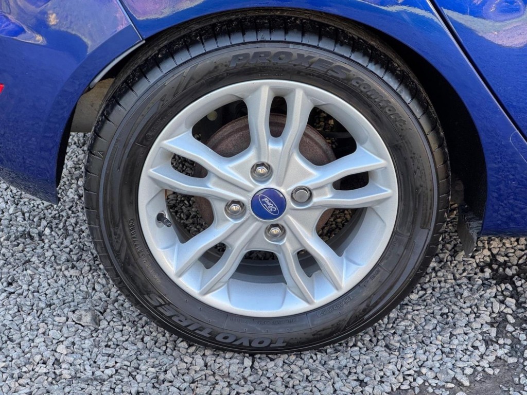FORD FIESTA 1.0T EcoBoost Zetec Euro 5 (s/s) 5dr 2015