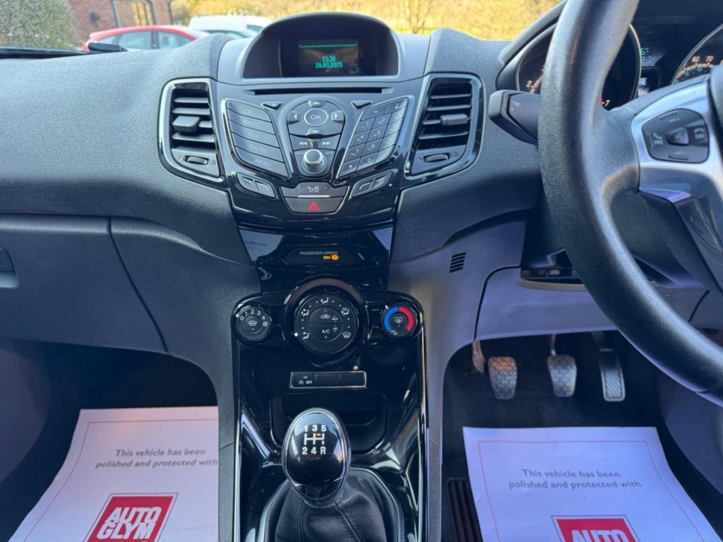 FORD FIESTA 1.0T EcoBoost Zetec Euro 5 (s/s) 5dr 2015