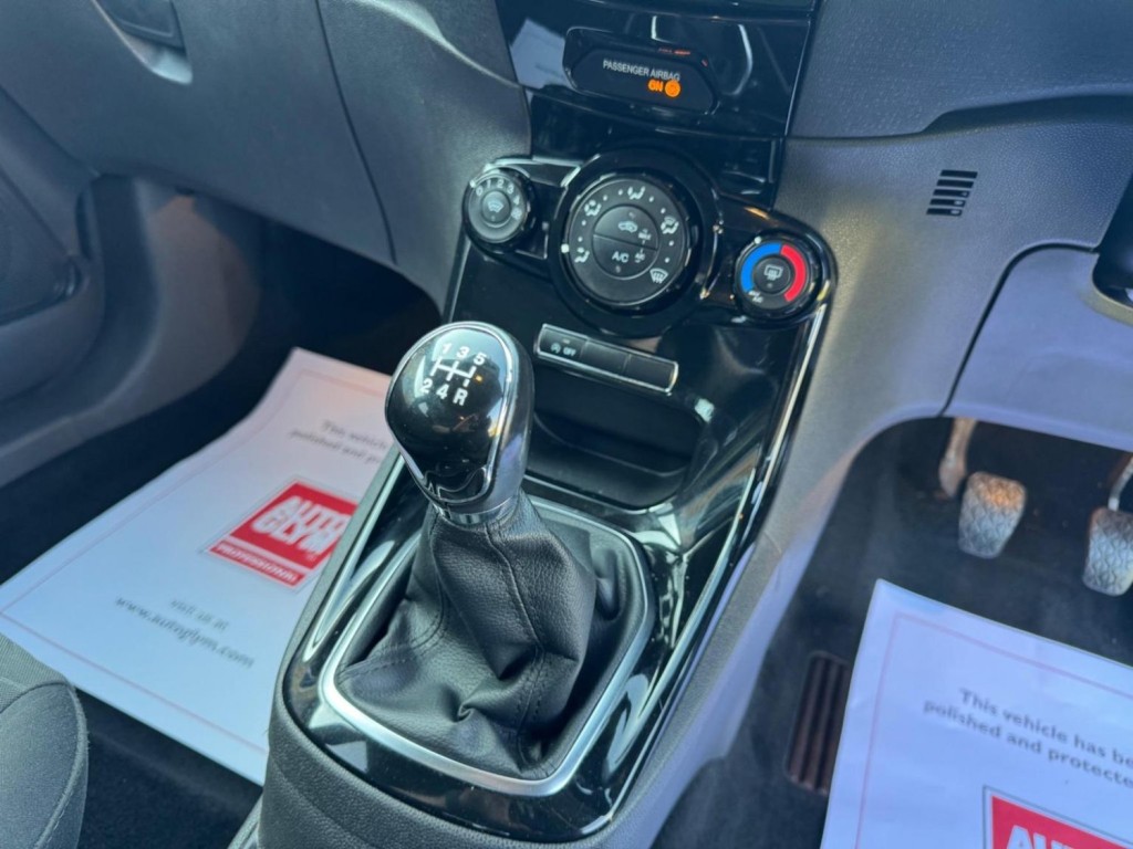 FORD FIESTA 1.0T EcoBoost Zetec Euro 5 (s/s) 5dr 2015