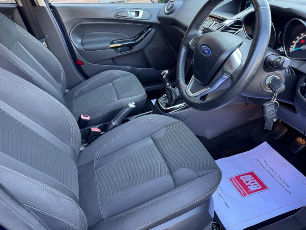 FORD FIESTA 1.0T EcoBoost Zetec Euro 5 (s/s) 5dr 2015