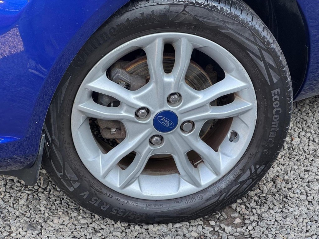 FORD FIESTA 1.0T EcoBoost Zetec Euro 5 (s/s) 5dr 2015