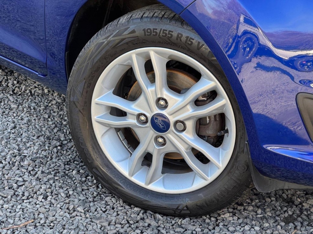FORD FIESTA 1.0T EcoBoost Zetec Euro 5 (s/s) 5dr 2015