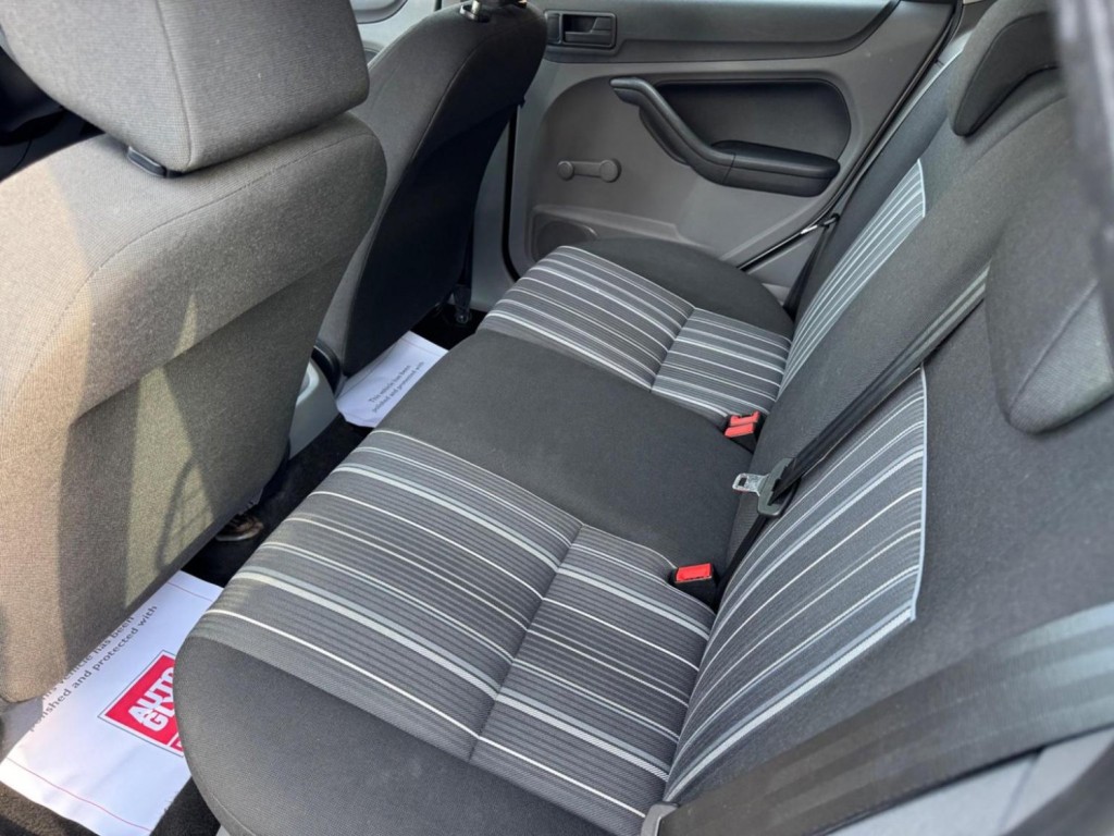 FORD FOCUS 1.6 TDCi DPF Studio 5dr 2009