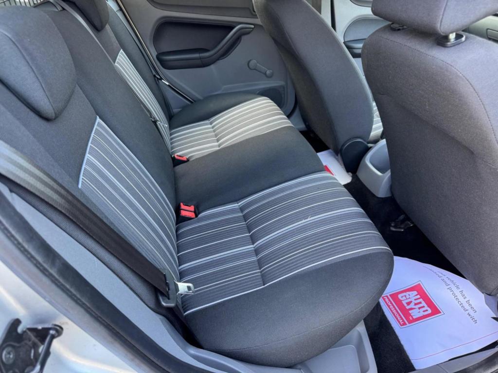 FORD FOCUS 1.6 TDCi DPF Studio 5dr 2009