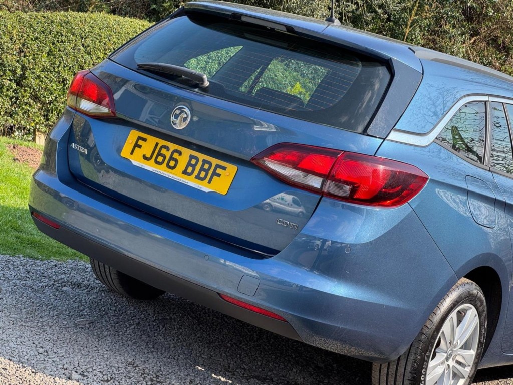 VAUXHALL ASTRA 1.6 CDTi BlueInjection Design Sports Tourer Euro 6 (s/s) 5dr 2016