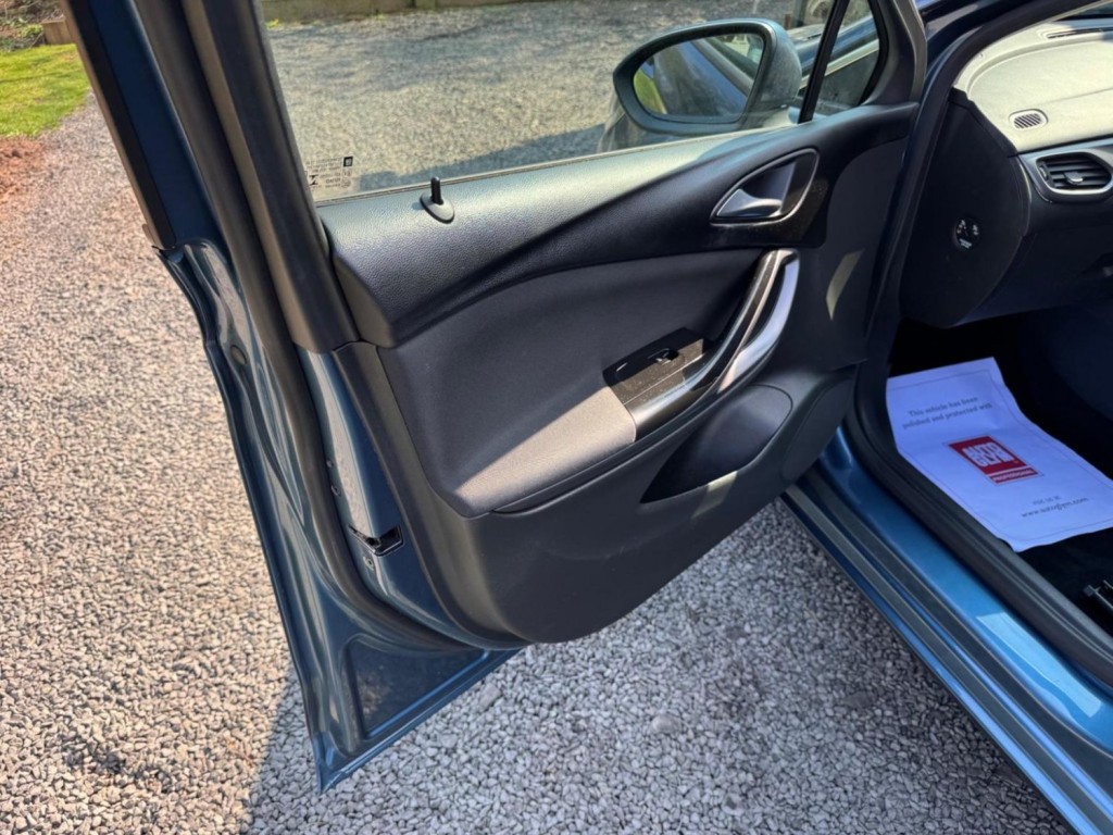 VAUXHALL ASTRA 1.6 CDTi BlueInjection Design Sports Tourer Euro 6 (s/s) 5dr 2016