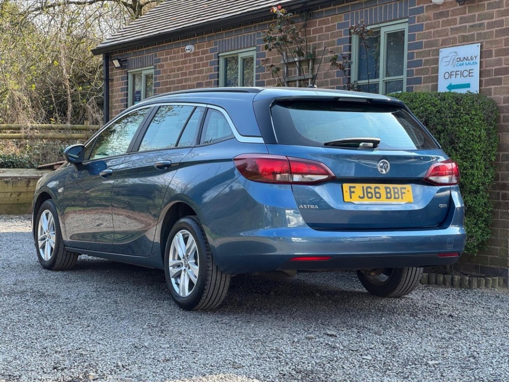 VAUXHALL ASTRA 1.6 CDTi BlueInjection Design Sports Tourer Euro 6 (s/s) 5dr 2016