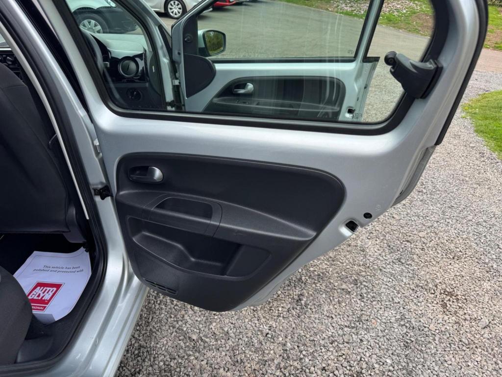 VOLKSWAGEN UP 1.0 BlueMotion Tech Move up! Euro 5 (s/s) 5dr 2012