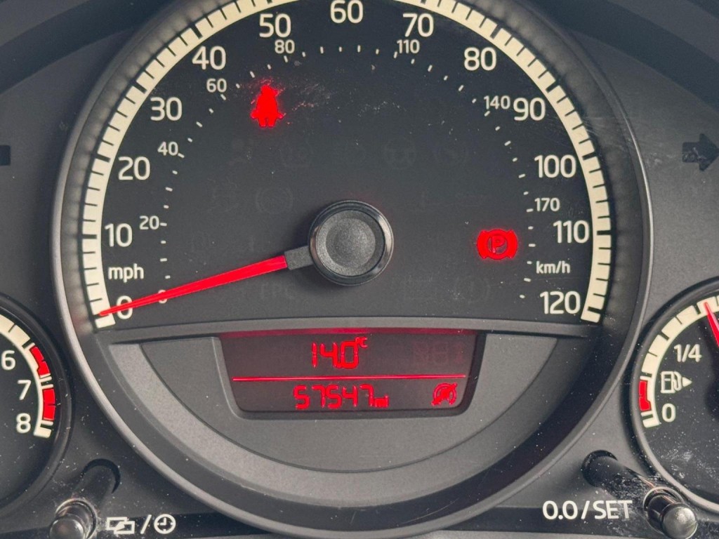 VOLKSWAGEN UP 1.0 BlueMotion Tech Move up! Euro 5 (s/s) 5dr 2012