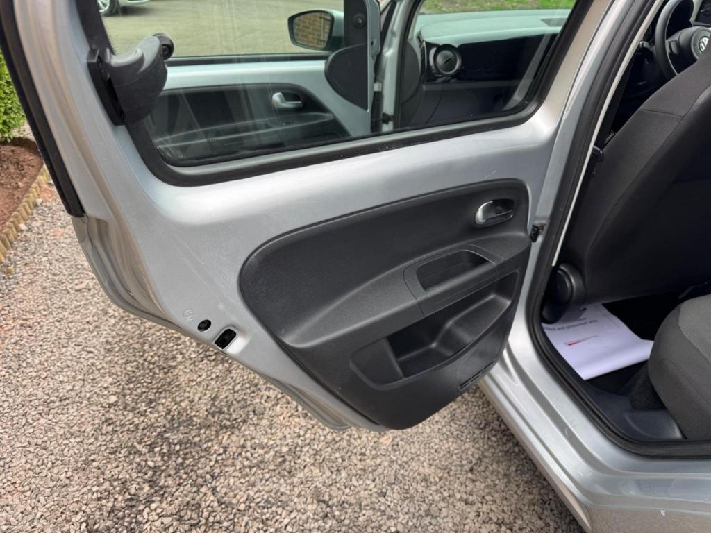 VOLKSWAGEN UP 1.0 BlueMotion Tech Move up! Euro 5 (s/s) 5dr 2012