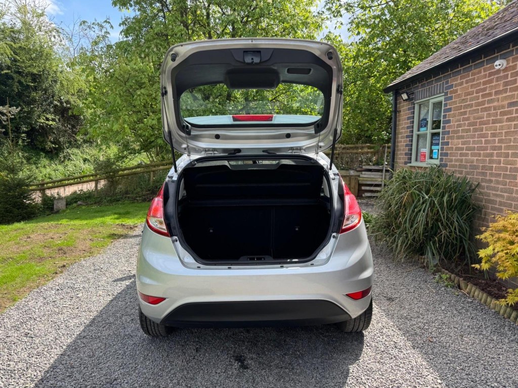 FORD FIESTA 1.25 Zetec Euro 6 5dr 2015