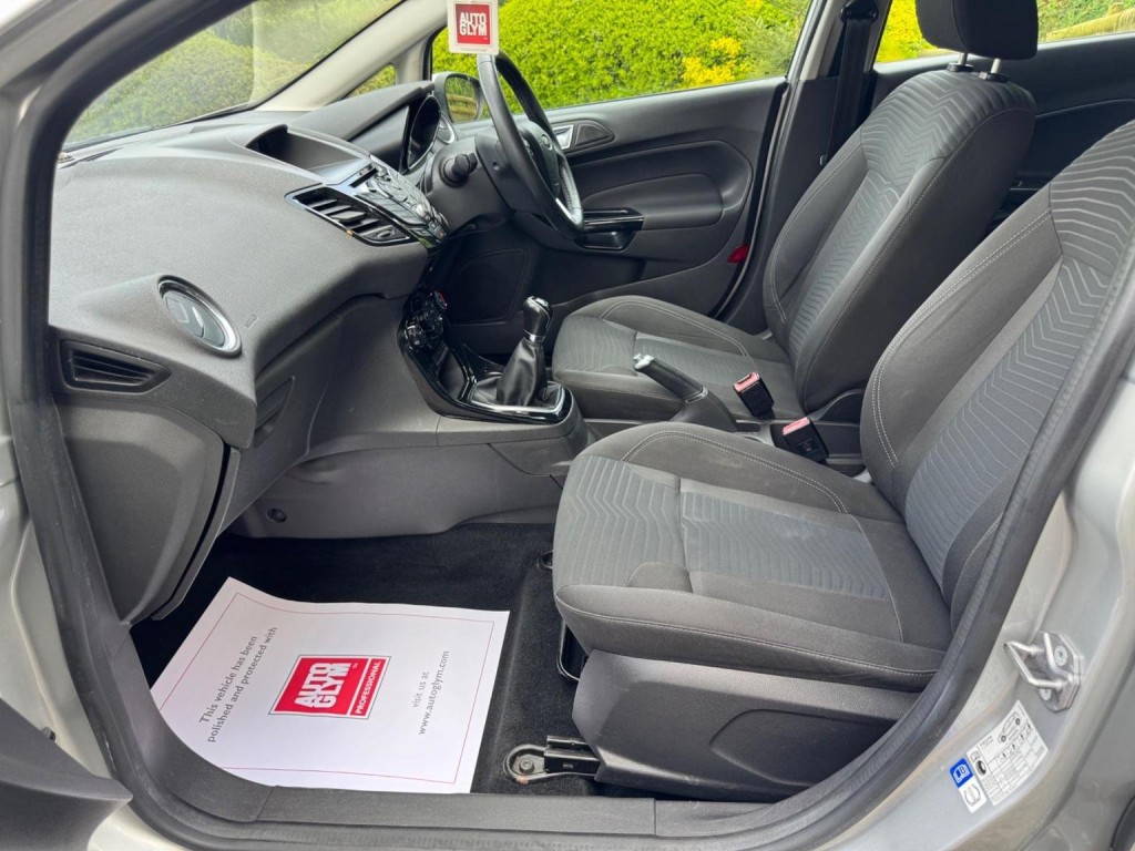 FORD FIESTA 1.25 Zetec Euro 6 5dr 2015