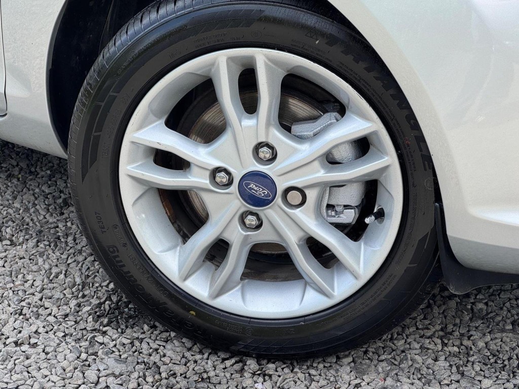 FORD FIESTA 1.25 Zetec Euro 6 5dr 2015