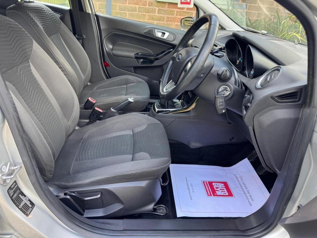 FORD FIESTA 1.25 Zetec Euro 6 5dr 2015