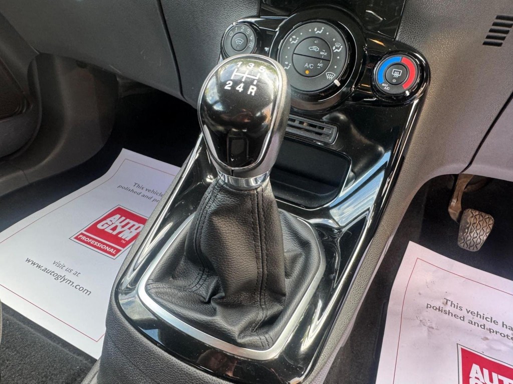 FORD FIESTA 1.25 Zetec Euro 6 5dr 2015