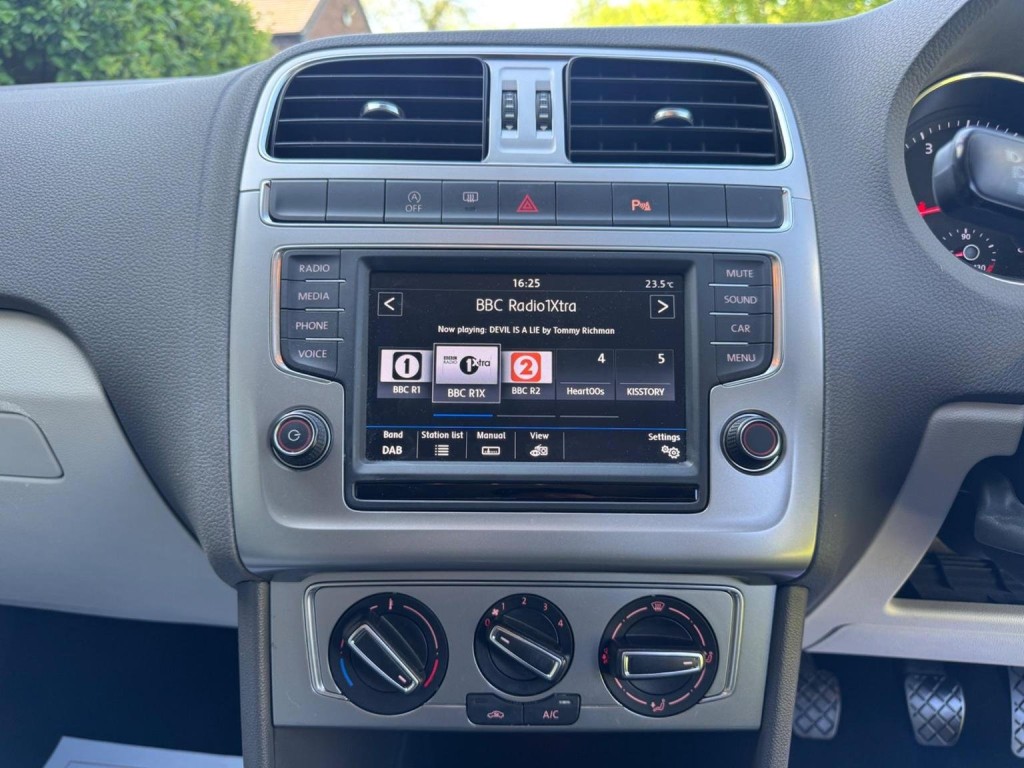 VOLKSWAGEN POLO 1.0 BlueMotion Tech beats Euro 6 (s/s) 3dr 2016