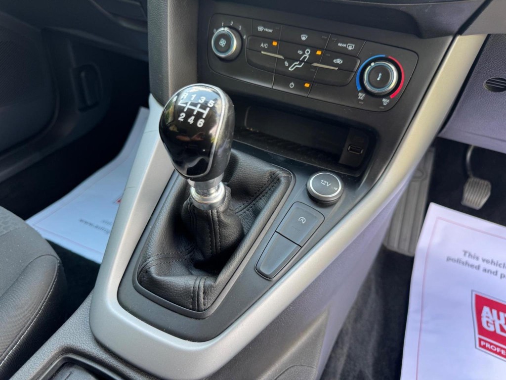 FORD FOCUS 1.5 TDCi Zetec Euro 6 (s/s) 5dr 2016