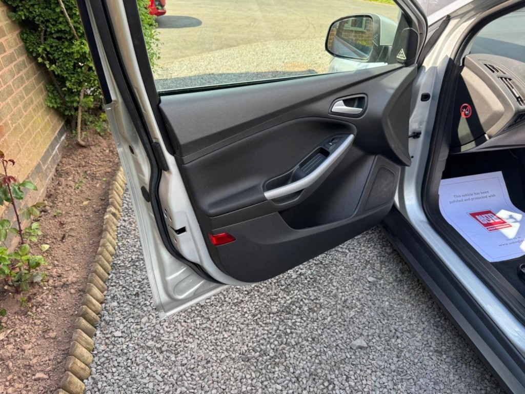 FORD FOCUS 1.5 TDCi Zetec Euro 6 (s/s) 5dr 2016