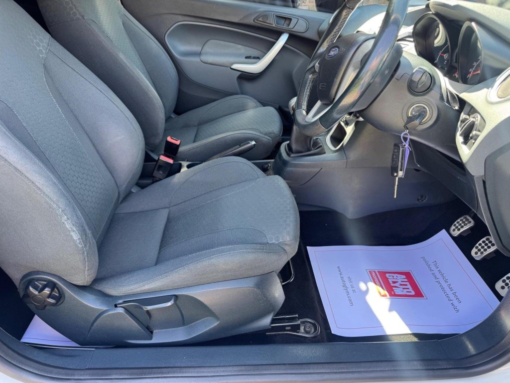 FORD FIESTA 1.6 Zetec S 3dr 2011