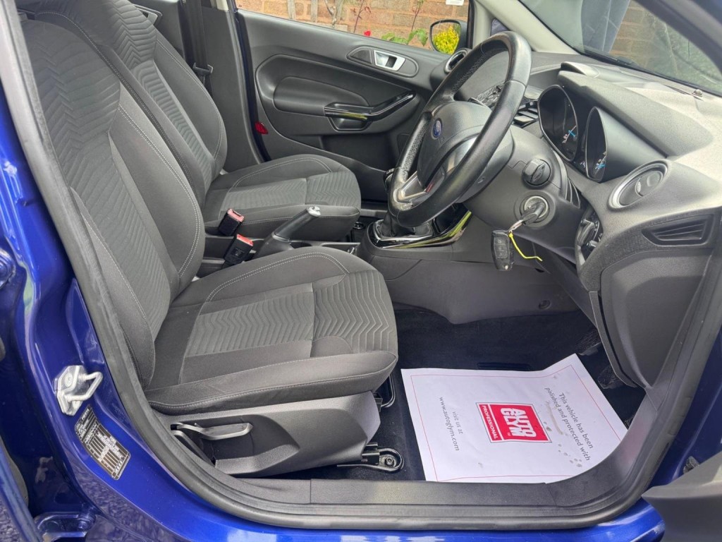 FORD FIESTA 1.25 Zetec Euro 6 5dr 2015