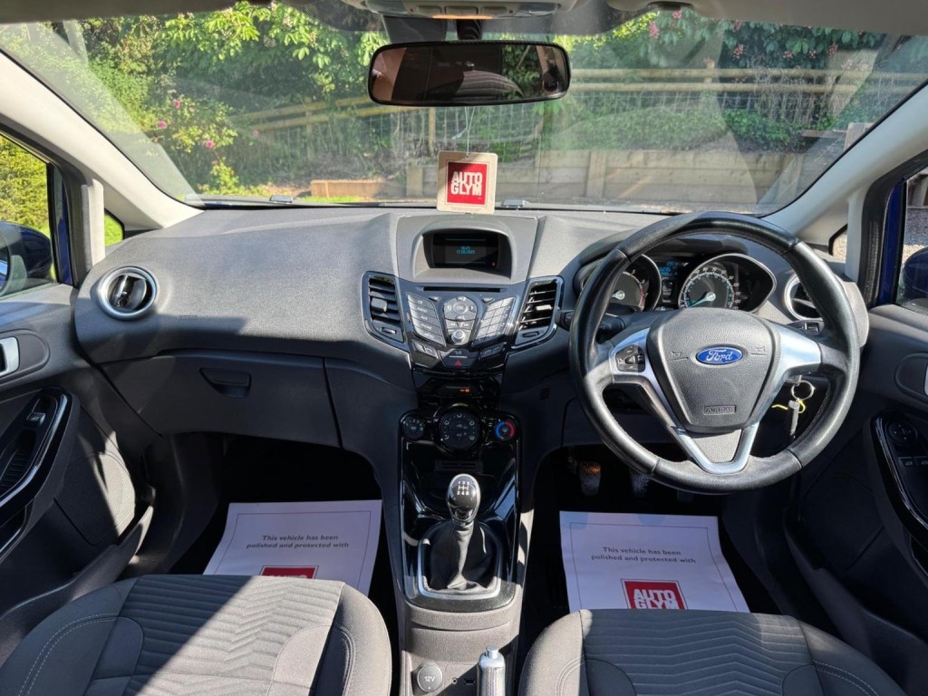 FORD FIESTA 1.25 Zetec Euro 6 5dr 2015