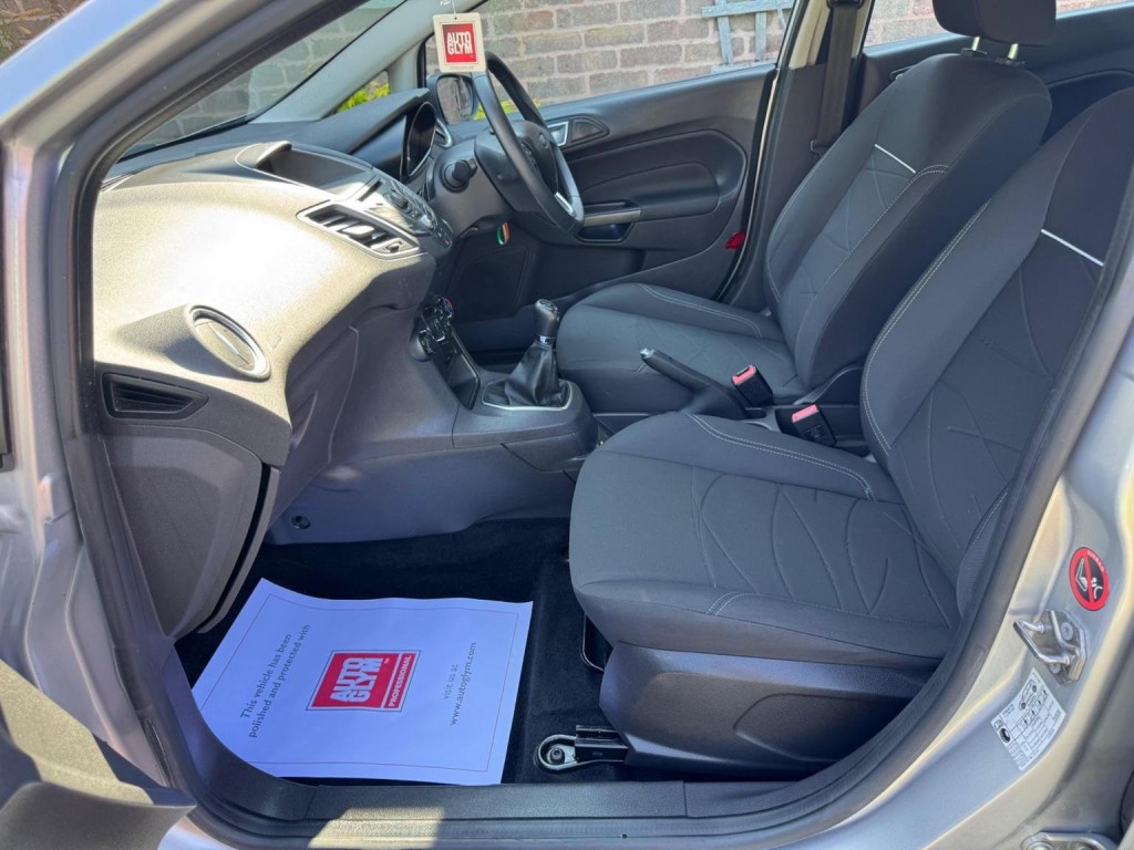 FORD FIESTA 1.5 TDCi Style Euro 5 5dr 2013