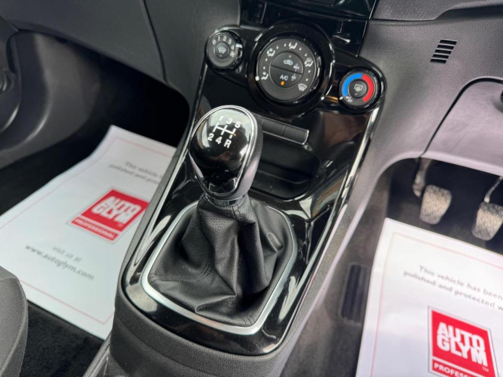 FORD FIESTA 1.0T EcoBoost Zetec Euro 5 (s/s) 3dr 2014