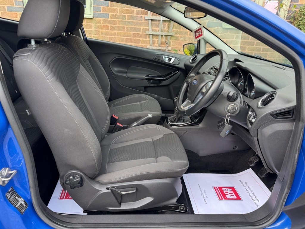 FORD FIESTA 1.0T EcoBoost Zetec Euro 5 (s/s) 3dr 2014