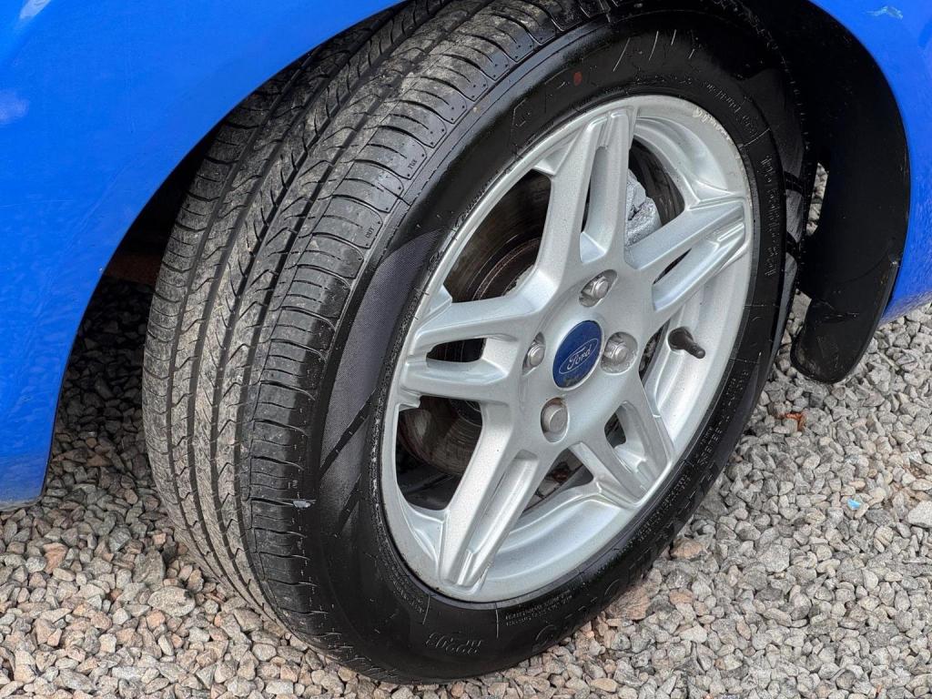 FORD FIESTA 1.0T EcoBoost Zetec Euro 5 (s/s) 3dr 2014