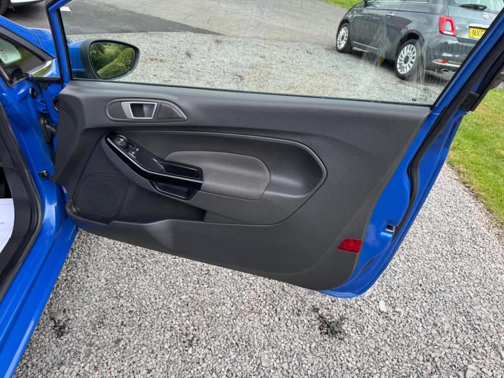 FORD FIESTA 1.0T EcoBoost Zetec Euro 5 (s/s) 3dr 2014