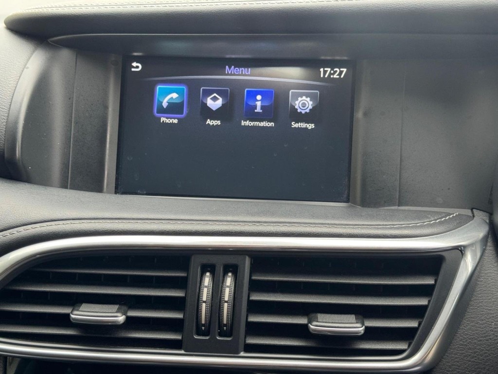 INFINITI Q30 1.5d SE Euro 6 (s/s) 5dr 2017