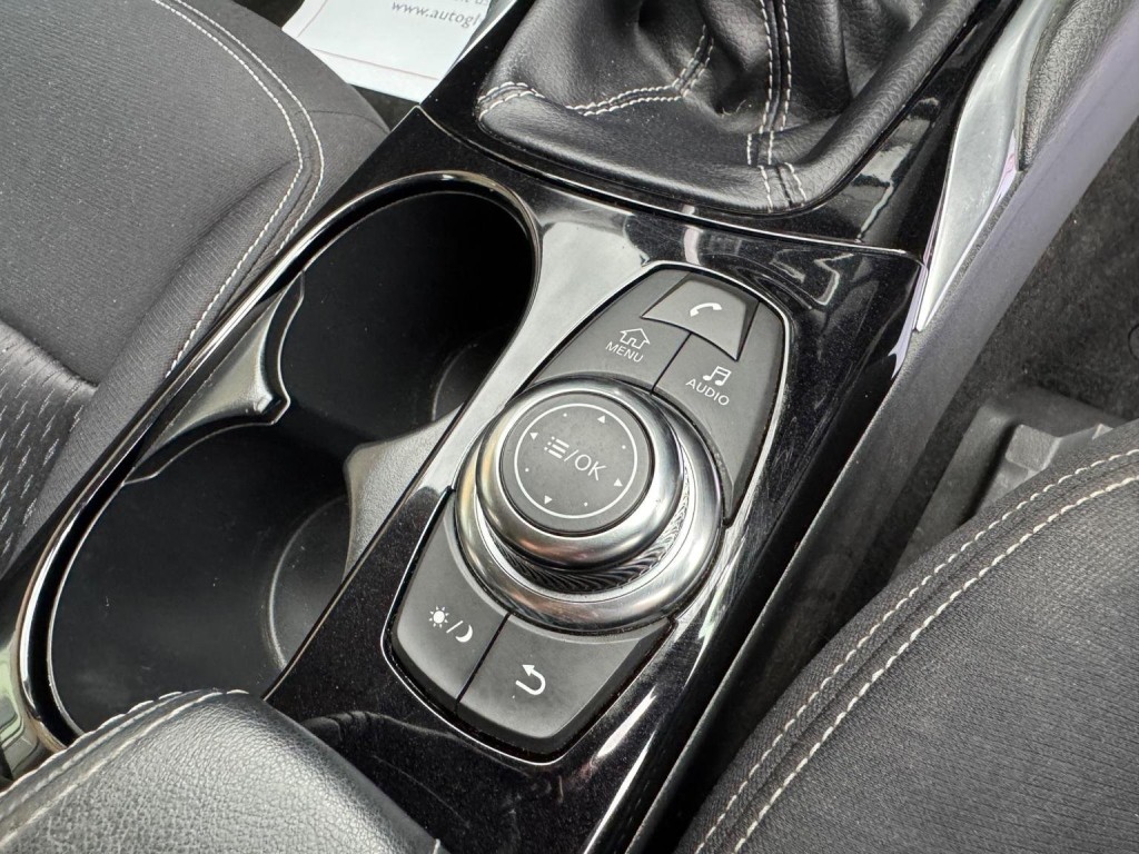 INFINITI Q30 1.5d SE Euro 6 (s/s) 5dr 2017