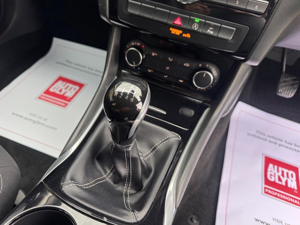 INFINITI Q30 1.5d SE Euro 6 (s/s) 5dr 2017