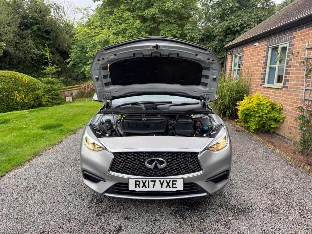 INFINITI Q30 1.5d SE Euro 6 (s/s) 5dr 2017